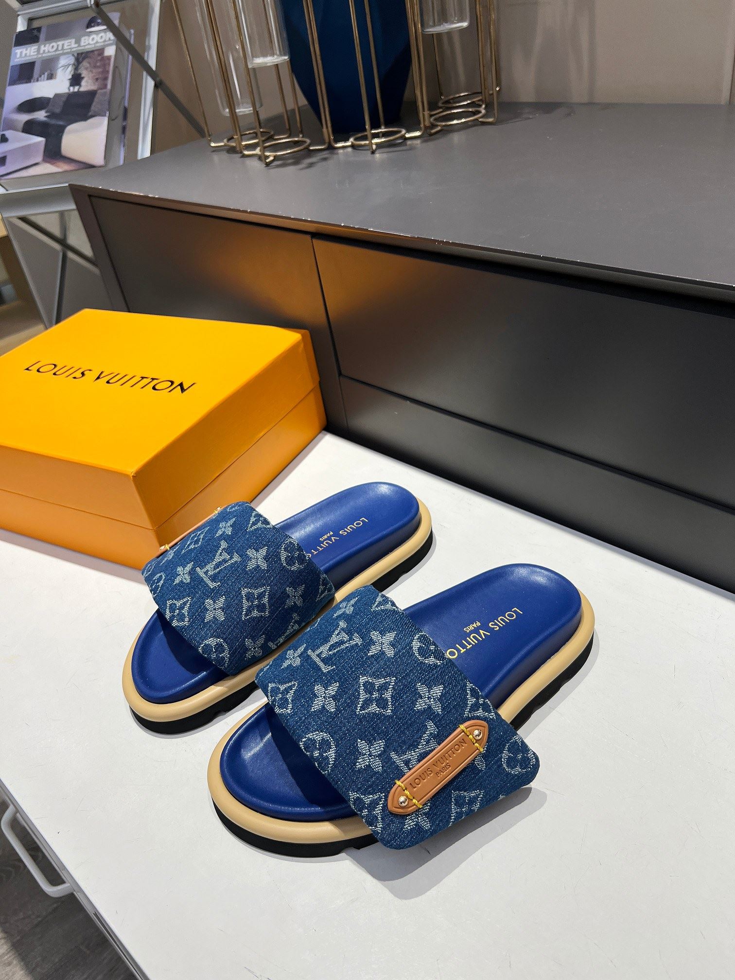 Louis Vuitton Slippers